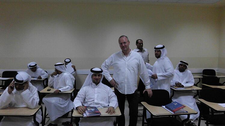 Der Kasendorfer besuch die Universität in Abu Dhabi.