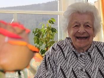 Herzlichen Glückwunsch! Klara Koß feiert heute im Kurstift ihren 103. Geburtstag. Foto: Ulrike Müller