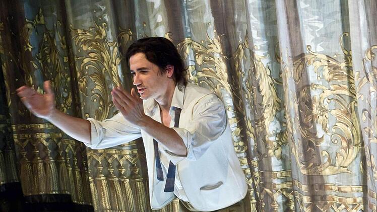 José Manuel erhielt viel Beifall für seine Darstellung des Rodolfo.Foto: Jochen Berger