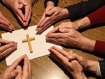 Der Pfarrgemeinderat ist kein Gebetskreis. Seine Dienste werden in der Pfarrgemeinde für unterschiedlichste Aufgaben gebraucht.  Archivfoto: Heike Beudert