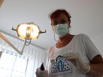 Zahnärztin Dorit Große-Jüttermann nimmt sich für Angstpatienten besonders viel Zeit.  Foto: Franziska Rieger