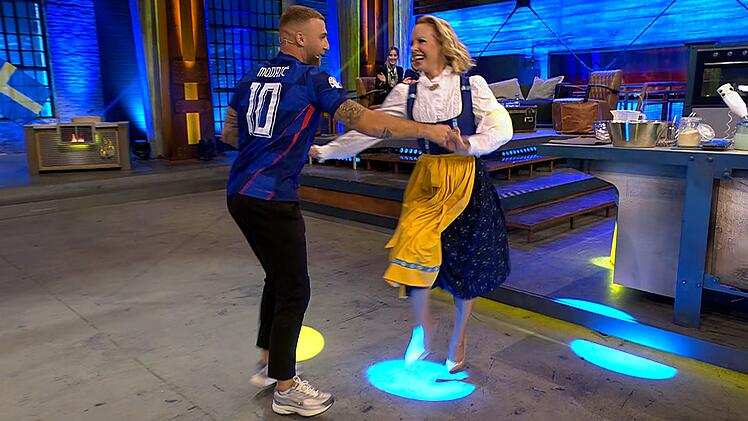 Weil Steffen Henssler den Tanz mit Isabel Evardsson partout verweigerte, musste Filip Pavlović ran - und tat es gerne und gut.