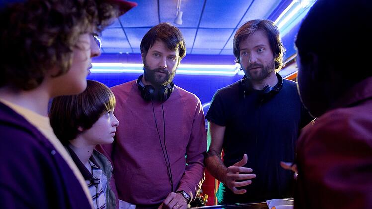 Die Br&uuml;der Ross (links) und Matt Duffer haben just eine Animationsserie mit dem Titel "Stranger Things: Tales From '85" geschaffen. Die Handlung spielt zwischen der zweiten und dritten Staffel von "Stranger Things" und kreist um Elfie und ihre Freunde, die es mit neuen Monstern zu tun bekommen.