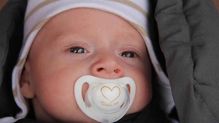 Noch zu jung für die Krippe des Kindergartens St. Andreas: der kleine Max.