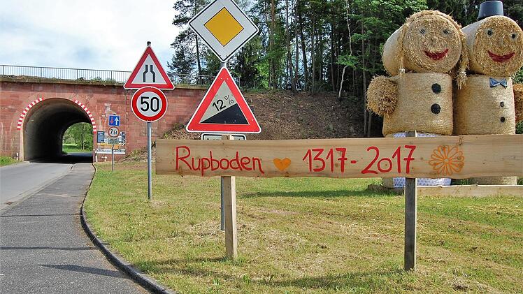 Aus der geplanten Reichsautobahn wurde nichts; nur diese Unterführung steht noch heute 700 Jahre Rupboden Foto: Sigismund von Dobschütz