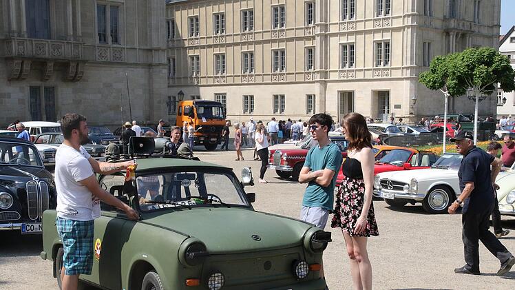 Impressionen vom 15. Coburger Old- und Youngtimertreffen auf dem Schlossplatz.Foto: Wolfgang Desombre