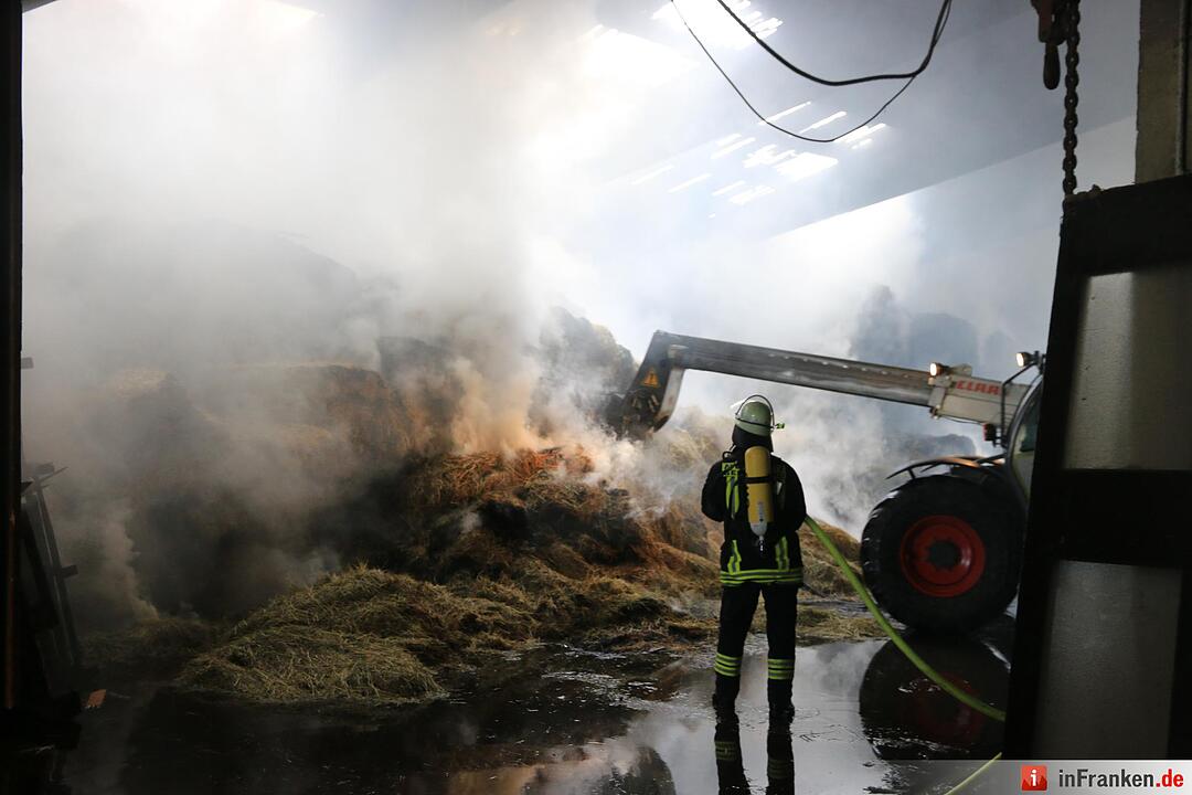 Feuer zerstört Scheune in Hohn am Berg