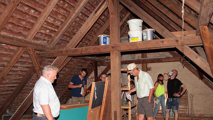 Im Zuge der Sanierungsarbeiten des Kindergartens soll auch der Dachboden ausgebaut werden.