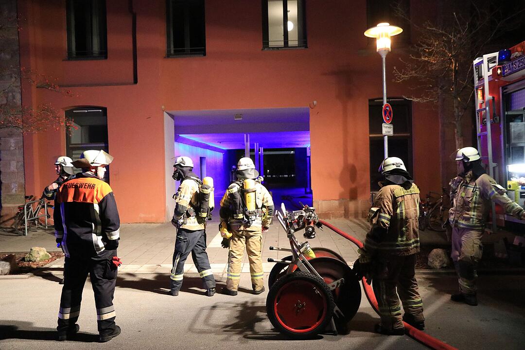 Feuer in Bamberger Studentenwohnheim: Wohnung brennt voll aus