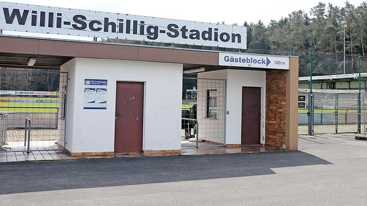 Die Tore bleiben vorerst zu! Höherklassigen Fußball wird es in Frohnlach vorerst nicht mehr geben, denn die Verantwortlichen haben ihren Rückzug aus der Landesliga vollzogen. Geplant ist ab der neuen Serie in der B-Klasse mit einer besseren "Stammtisch-Truppe" im schmucken Willi-Schillig-Stadion auf Torejagd zu gehen.