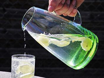 Beim Intervallfasten viel Wasser trinken.