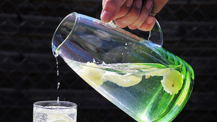 Beim Intervallfasten viel Wasser trinken.