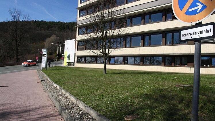 Hier sollen provisorische Parkplätze entstehen, um die größte Not zu lindern.