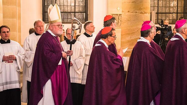 Gottesdienst anlässlich der Bischofskonferenz in Lingen: links Kardinal Reinhard Marx, rechts Erzbischof Ludwig Schick. Foto: Richard Heskamp