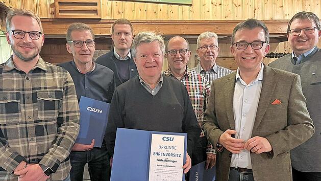 Ehrungen bei der CSU-Wallenfels (von links): Ortsvorsitzender Sven Hofmann, Michael Hofmann (20 Jahre), Stefan M&uuml;ller (zehn Jahre), Ehrenvorsitzender Erich M&auml;hringer, Andreas Behrschmidt (30 Jahre), Karl P&ouml;hner (30 Jahre), B&uuml;rgermeister Jens Korn ...