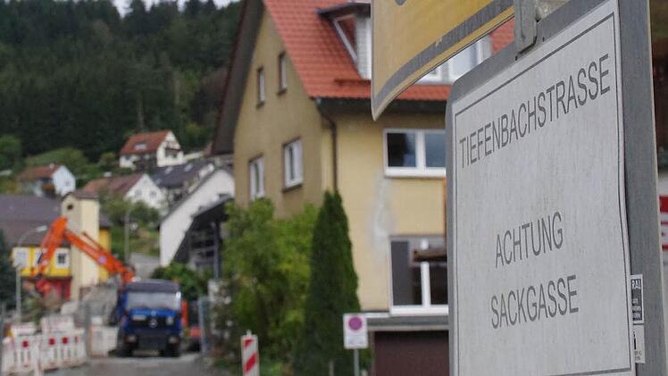 Die Bauarbeiten an der KC 28 werden kritisch verfolgt. Foto: Marco Meißner