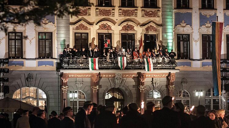 Impressionen vom CC-Fackelzug und der Mahnstunde auf dem Coburger MarktplatzFoto: Jochen Berger