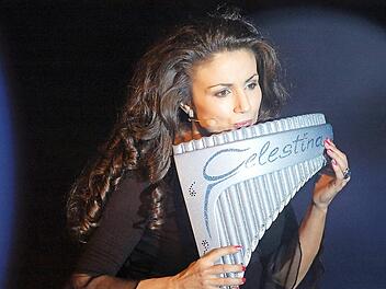 Daniela dé Santos spielt eine einzigartige Kristallpanflöte. Foto: privat