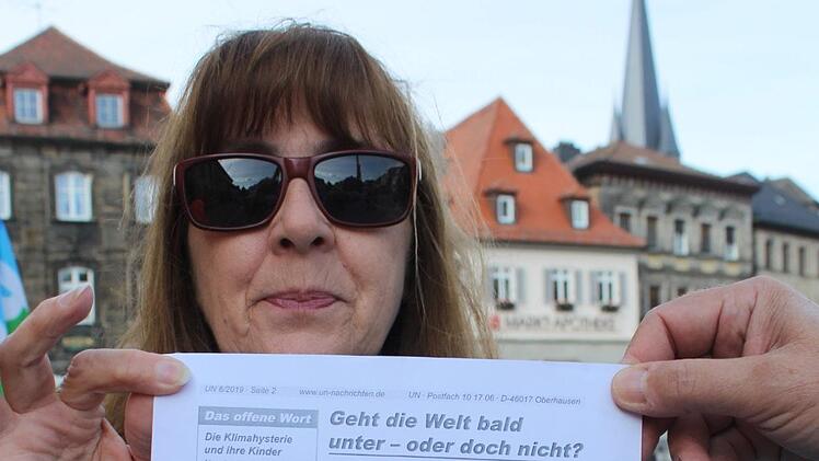 Just am Tag der Demo für Klimaschutz fand die Lichtenfelser Bürgerin Gertrud Püls ein Schrifttum von Leugnern der Klimakrise in ihrem Briefkasten.