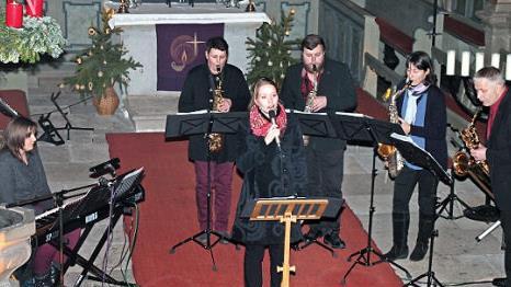 Einen musikalischen Leckerbissen servierte die Gruppe "Sax & Keyb Consort " aus dem thüringischen Neuhaus-Schierschnitz den Besuchern eines Adventskonzertes in der Jakobskirche Mitwitz. Foto: Herbert Fischer