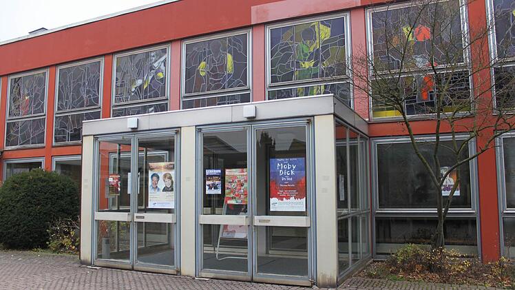Der Kreiskulturraum in Kronach muss dringend saniert werden. Bisher gibt es dafür aber keine Zusage auf staatliche Mittel. Foto: Alexander Müller