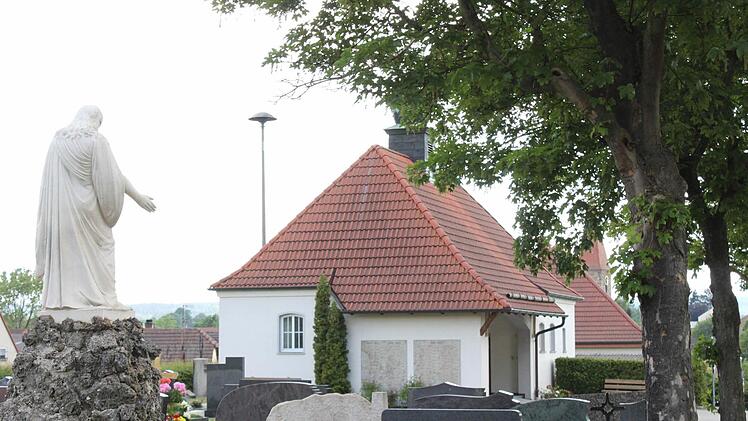 Blick über den Hochstadter Friedhof