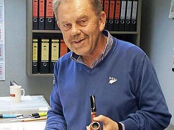 Der Bauunternehmen Helmut Herrmann sieht einem Doppeljubiläum entgegen: Sein mittelständischer Betrieb wird 30 Jahre alt, er selbst feiert 60. Geburtstag.