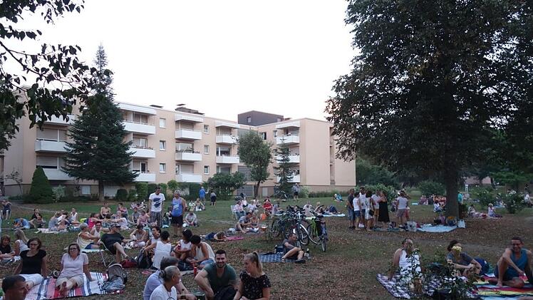 Zaung&auml;ste genossen das Konzert bei einem Picknick.Heike Beudert
