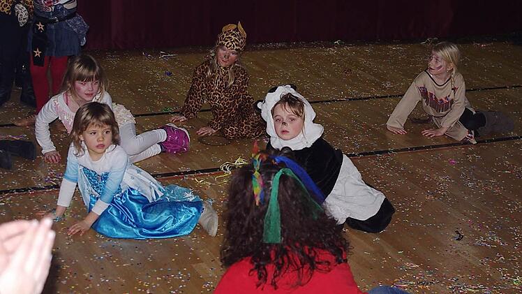 Die Kinderturngruppe des TSV Steinberg tanzte zum Tophit "Atemlos". Foto: Heike Schülein