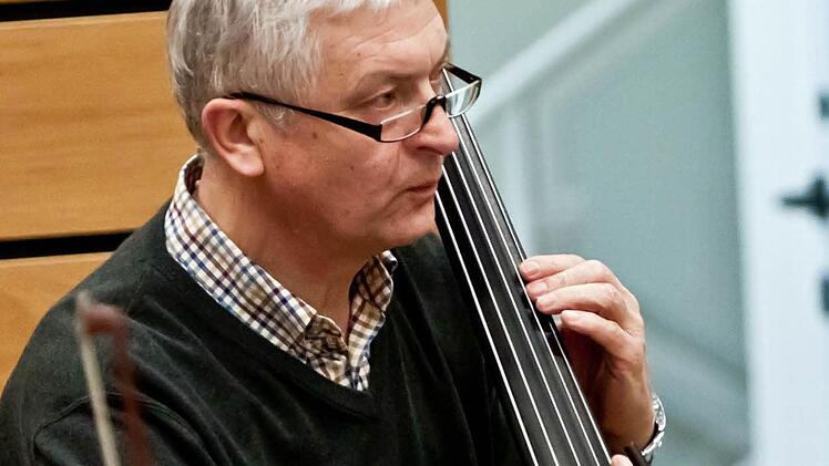 Norbert Luche am Kontrabass