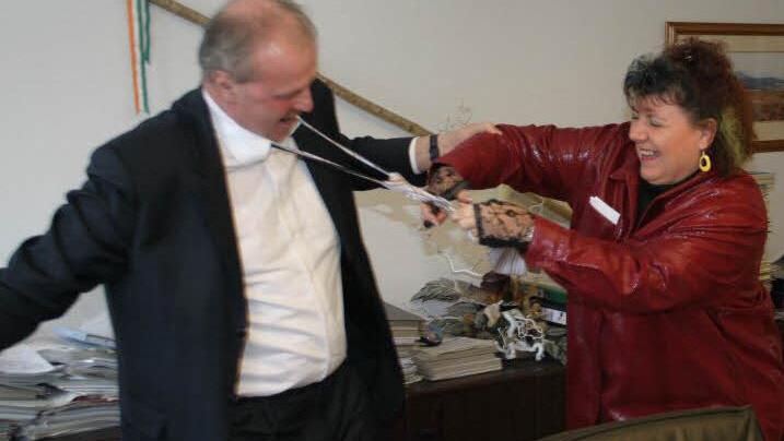 2009 wehrte sich Bürgermeister Gerald Brehm gegen Angelika Ort. Foto: Waltraud Enkert