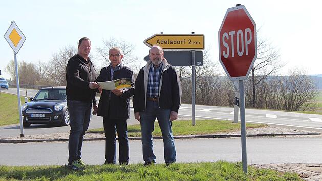 G&uuml;nter M&uuml;nch, G&uuml;nter Brehm und Paul S&auml;nger (von links) von den Freien W&auml;hlern wollen einen Kreisverkehr.  Foto: Franziska Rieger