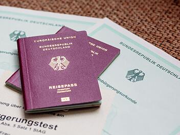 Einb&uuml;rgerung in Deutschland