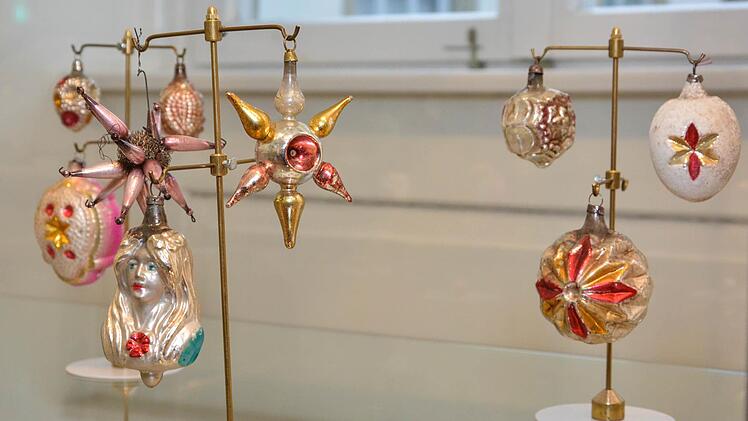 Ganz mit dem Thema "Weihnachten" befasst sich die Ausstellung "funkelnde Zierde", die ab 20. November im Henneberg-Museum in Münnerstadt zu sehen sein wird.  Foto: Björn Hein