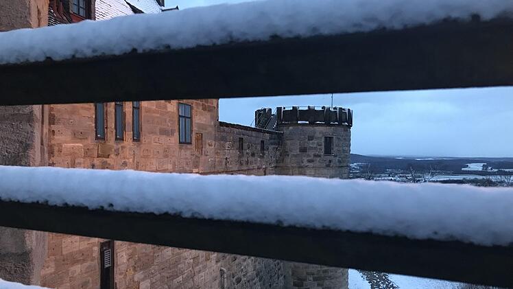 Bleibt es beim niederschlagsreichen Wetter? Auf der hoch gelegenen Altenburg taute der Neuschnee am Mittwoch nicht.  Foto: Ronald Rinklef