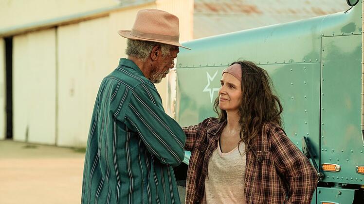 Geballte Oscar-Power: Detective Gerick (Morgan Freeman) ahnt, dass ihm Sally (Juliette Binoche) nicht die ganze Wahrheit sagt.