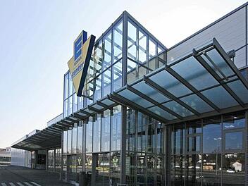 Das EInkaufszentrum im Gewerbegebiet Seewiese könnte vergrößert werden. Nicht jeder würde sich darüber freuen. Foto: Archiv