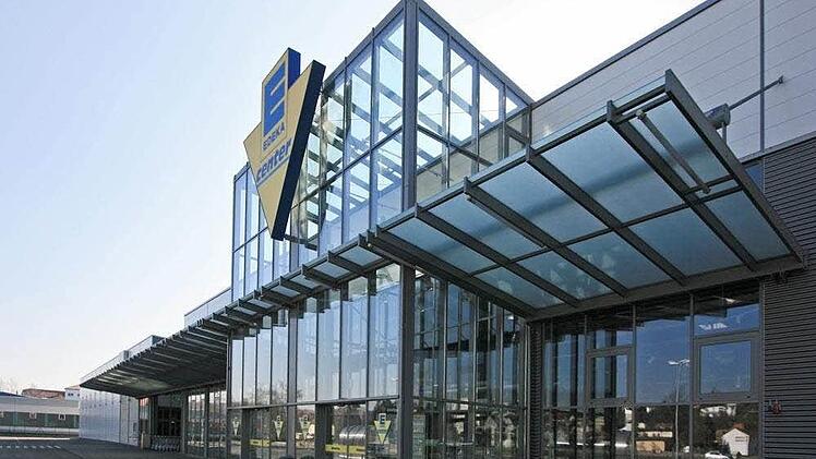 Das EInkaufszentrum im Gewerbegebiet Seewiese könnte vergrößert werden. Nicht jeder würde sich darüber freuen. Foto: Archiv