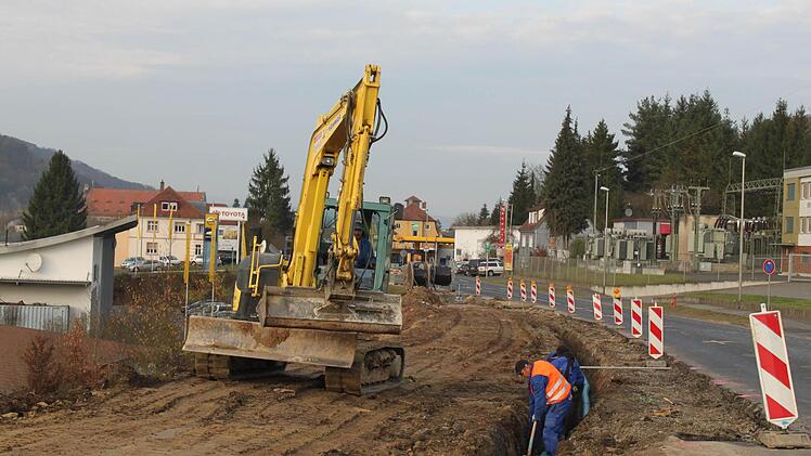 Die Arbeiten am Radweg von Bad Kissingen nach Arnshausen schreiten zügig voran. Fotos: Thomas Mäuser