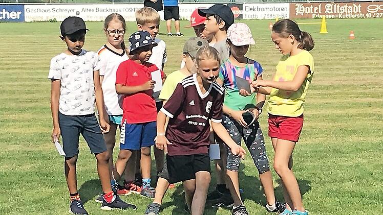 Jungs und Mädels sind von der Aktion gleichermaßen begeistert.