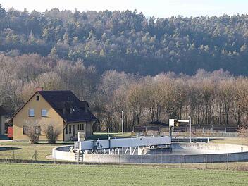 Die Kläranlage des Abwasserzweckverbandes Obere Lauer am Rand von  Poppenlauer soll eine eigene Schneckenpresse zur Schlammentwässerung  bekommen.  Dieter Britz