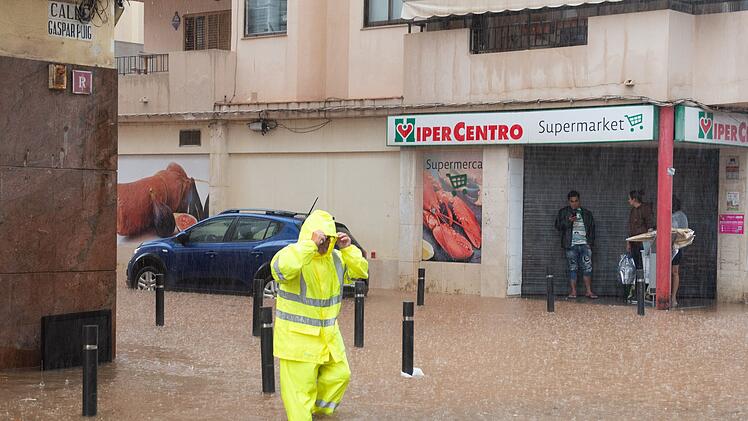 Ex-Hurrikan Gabrielle setzt Teile Spaniens unter Wasser