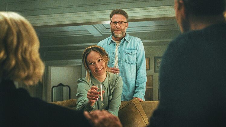 Szene aus "The Invite": Angela (Olivia Wilde) und Joe (Seth Rogen) haben Probleme mit sich selbst und Probleme mit ihren Nachbarn.