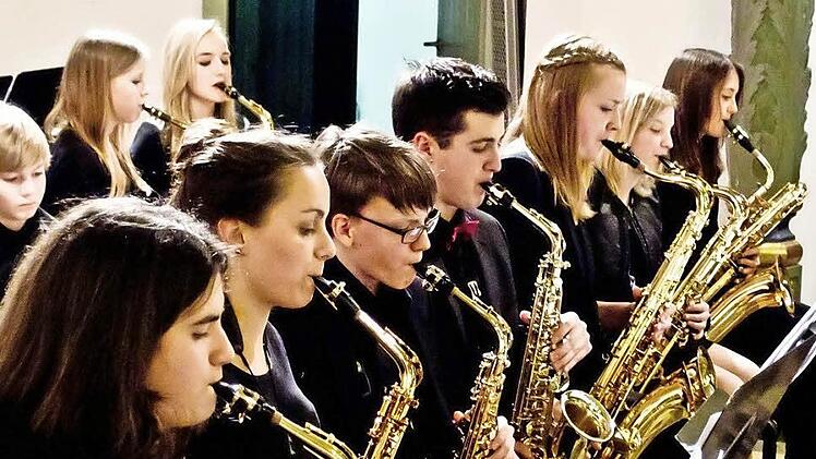 Mit ihrem Adventskonzerts begeisterte die Albert's Brass Showband in der Heilig-Kreuz-Kirche Coburg. Foto: Jochen Berger