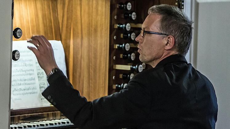 Martin H&uuml;tterott gestaltet am Samstag die n&auml;chste Musik zur Marktzeit in der Coburger Morizkirche.Archiv/Jochen Berger