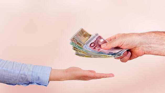 Geld, Euro, Ehrenamtspauschale, Ehrenamt, Steuer, Steuervorteile