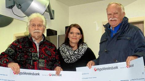 500 Euro f&uuml;r Tafel und Tierheim