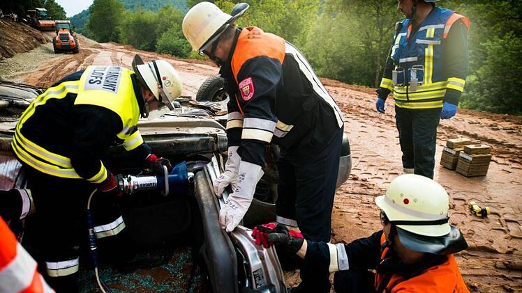 Zwischen Rupboden und Eckarts wurde die Feuerwehr zu einer nicht angek&uuml;ndigten &Uuml;bung alarmiert. Foto: Benedikt Stelzner
