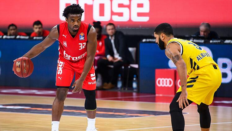 Retin Obasohan setzte im Auftaktspiel gegen Berlin Akzente. Gegen Ludwigsburg ist der Belgier defensiv voll gefordert.  Foto: D. Löb/Pool via Kevin Voigt/Jan Hübner