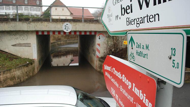 Das jüngste Main-Hochwasser war schon längst Schnee von gestern, da meldete Obertheres noch immer "Land unter". Foto: Günter Flegel